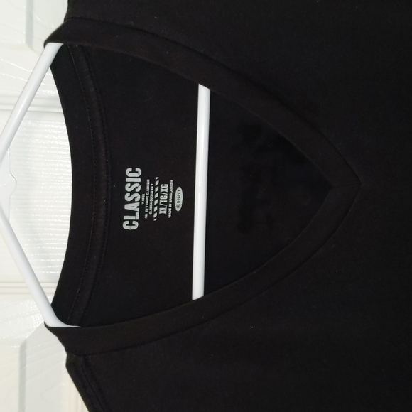 Classic Black V-Neck tee men's XL - Picture 2 of 3